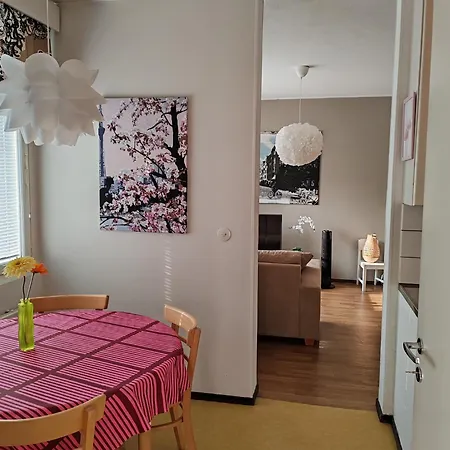 Huoneisto Kotoisa Kaksio Maennistoessae *